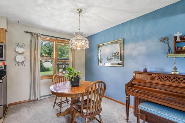 1005 N Sumac DRIVE, Janesville, WI 53545