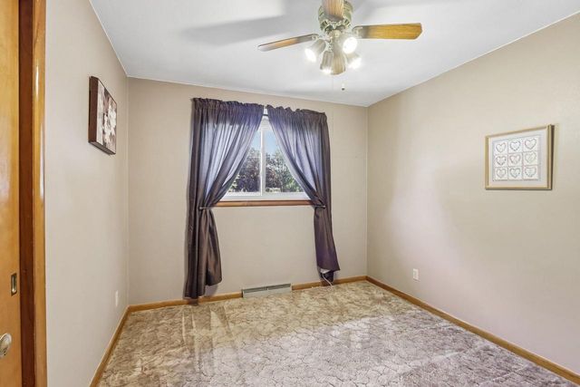 1005 N Sumac DRIVE, Janesville, WI 53545