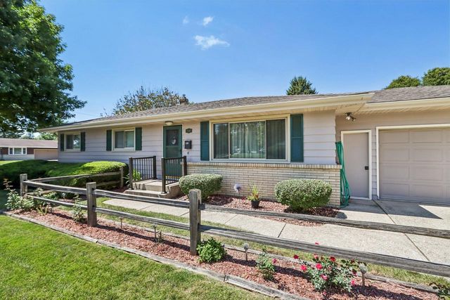 1005 N Sumac DRIVE, Janesville, WI 53545