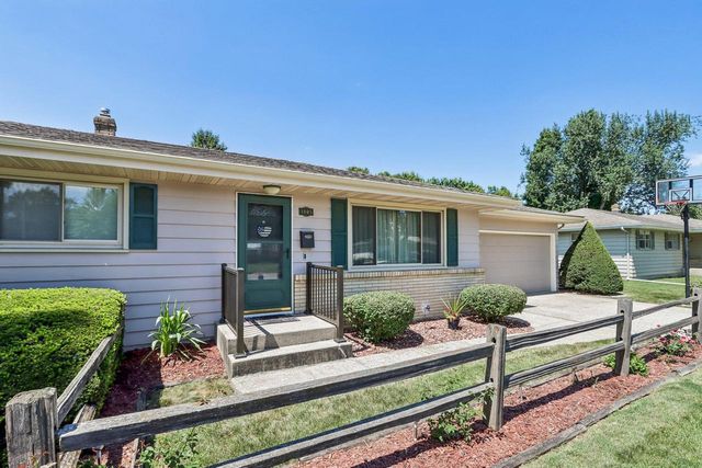 1005 N Sumac DRIVE, Janesville, WI 53545