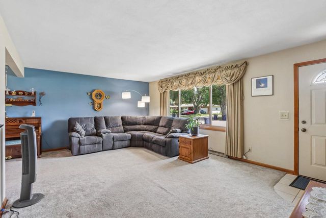 1005 N Sumac DRIVE, Janesville, WI 53545
