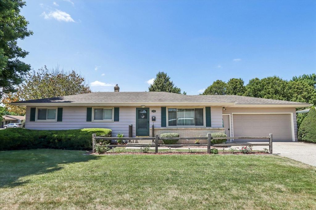 1005 N Sumac DRIVE, Janesville, WI 53545