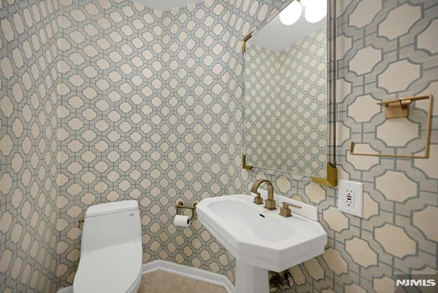 170 Hillside Avenue, Englewood, NJ 07631