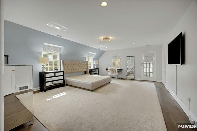 170 Hillside Avenue, Englewood, NJ 07631