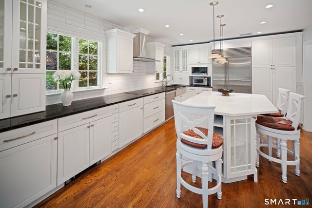 12 Settlers Trail, Darien, CT 06820