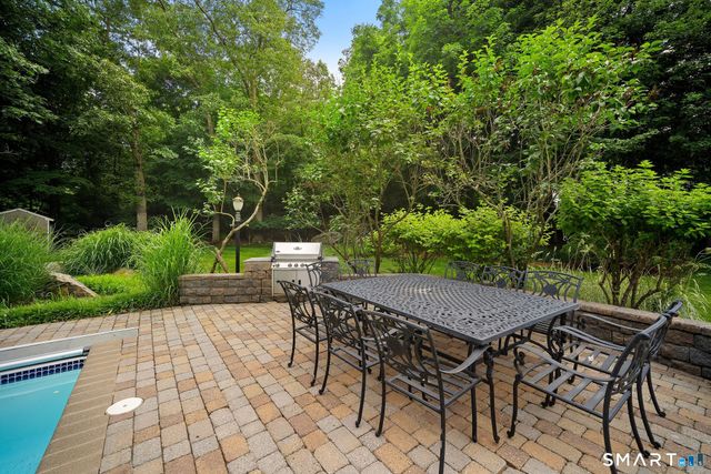 12 Settlers Trail, Darien, CT 06820
