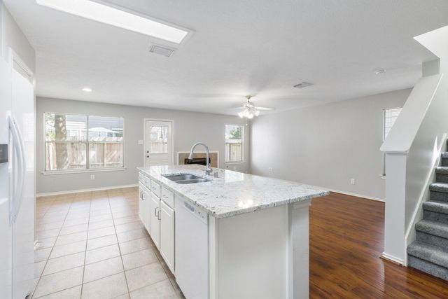 230 Blushwood Place, The Woodlands, TX 77382