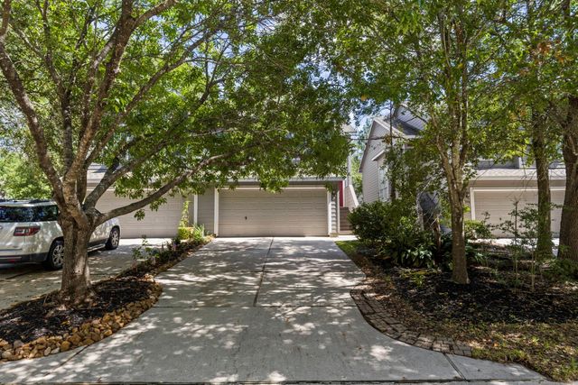 230 Blushwood Place, The Woodlands, TX 77382