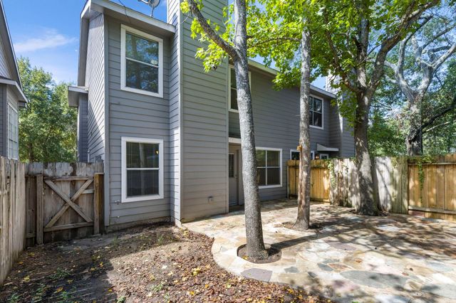 230 Blushwood Place, The Woodlands, TX 77382