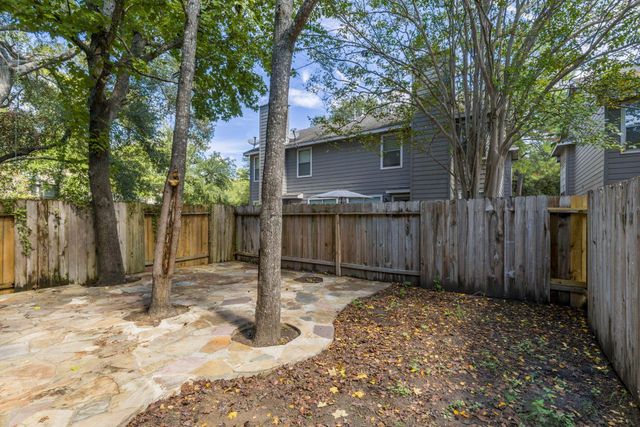 230 Blushwood Place, The Woodlands, TX 77382
