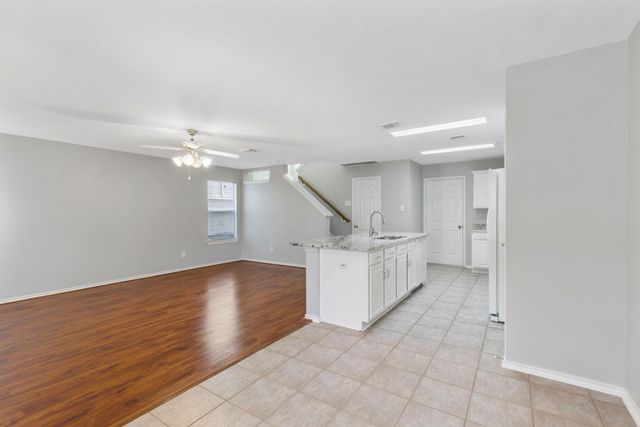230 Blushwood Place, The Woodlands, TX 77382
