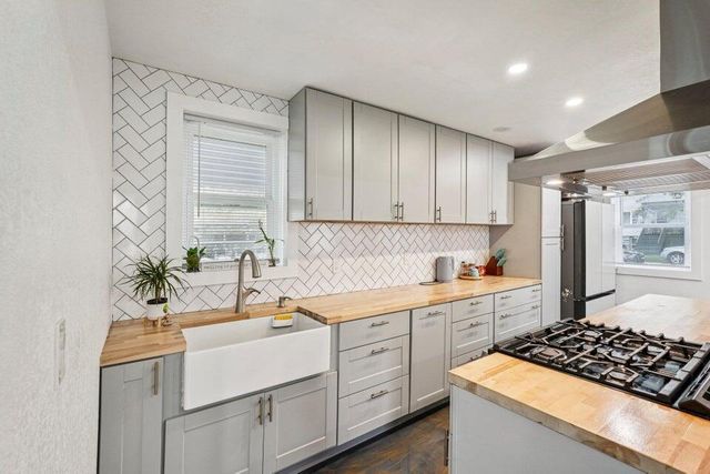 3719 E Barnard AVENUE, Cudahy, WI 53110