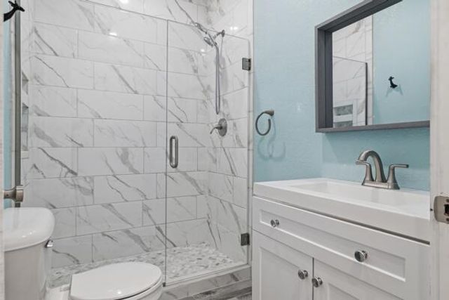 3719 E Barnard AVENUE, Cudahy, WI 53110