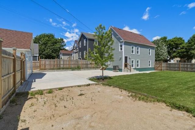 3719 E Barnard AVENUE, Cudahy, WI 53110