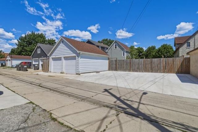 3719 E Barnard AVENUE, Cudahy, WI 53110
