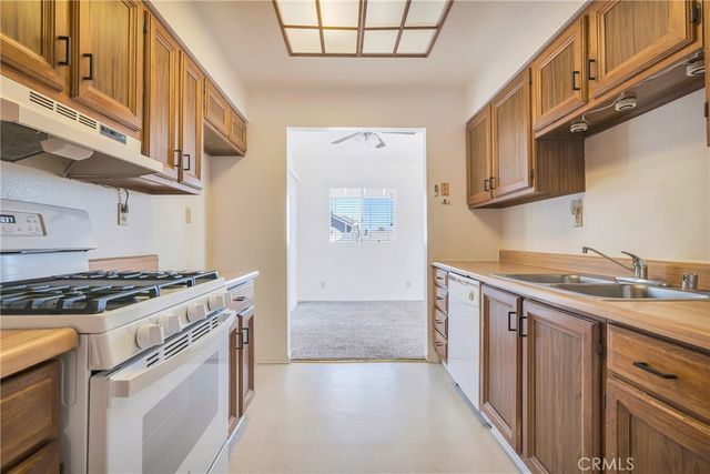 159 Heavenly Valley Road, Newbury Park, CA 91320