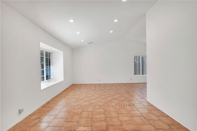 159 Heavenly Valley Road, Newbury Park, CA 91320