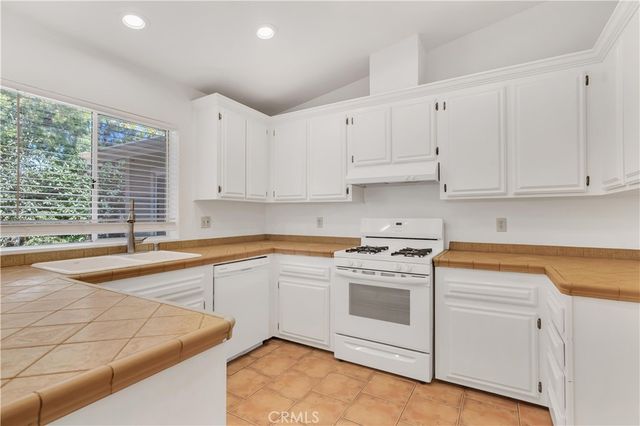 159 Heavenly Valley Road, Newbury Park, CA 91320