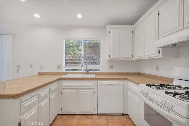 159 Heavenly Valley Road, Newbury Park, CA 91320