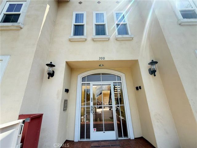 300 E Providencia 111, Burbank, CA 91502
