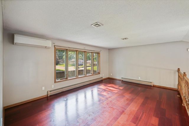 8300 Dupont Avenue N, Brooklyn Park, MN 55444