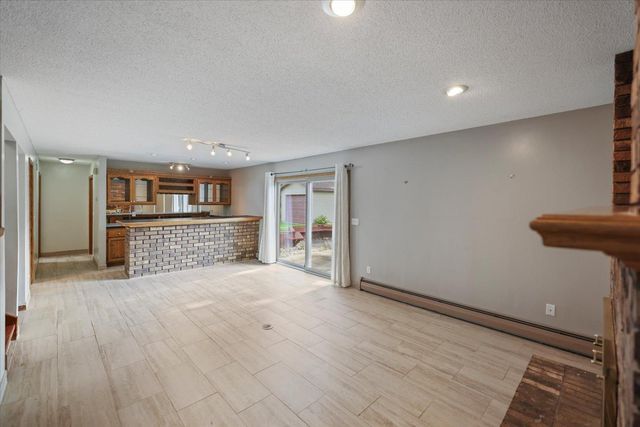 8300 Dupont Avenue N, Brooklyn Park, MN 55444
