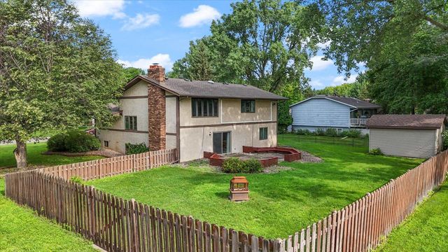 8300 Dupont Avenue N, Brooklyn Park, MN 55444