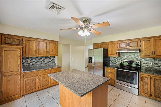 8300 Dupont Avenue N, Brooklyn Park, MN 55444