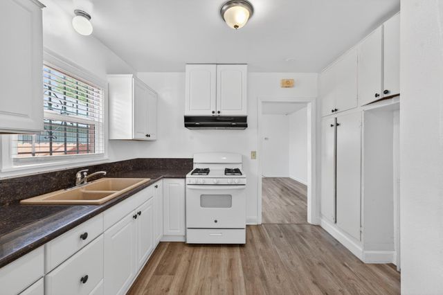 3244 16th ave, Sacramento, CA 95820