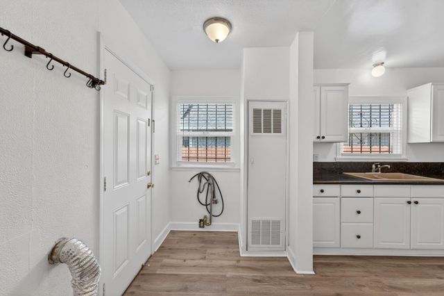 3244 16th ave, Sacramento, CA 95820