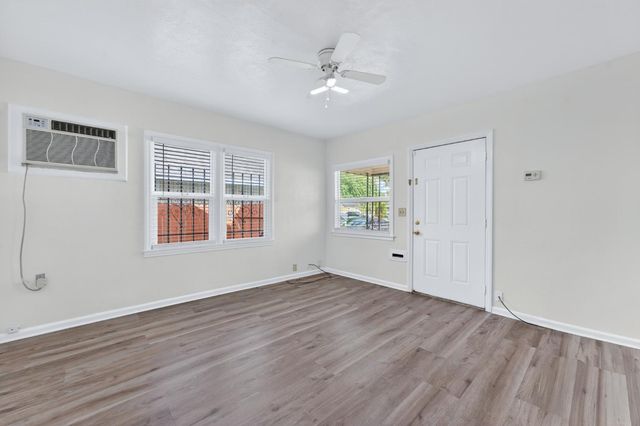 3244 16th ave, Sacramento, CA 95820