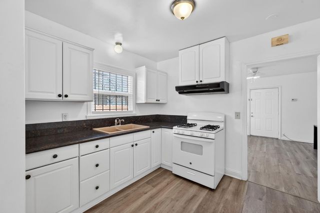 3244 16th ave, Sacramento, CA 95820