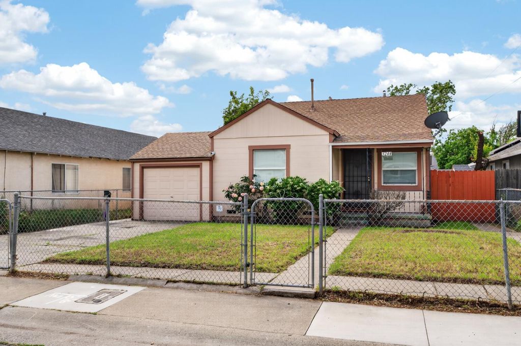 3244 16th ave, Sacramento, CA 95820