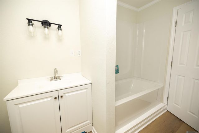 10940 Black Oak Dr, Baton Rouge, LA 70815