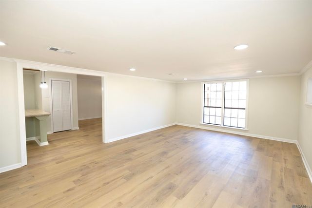 10940 Black Oak Dr, Baton Rouge, LA 70815