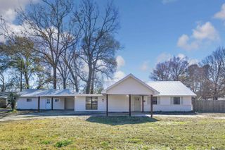 10940 Black Oak Dr, Baton Rouge, LA 70815