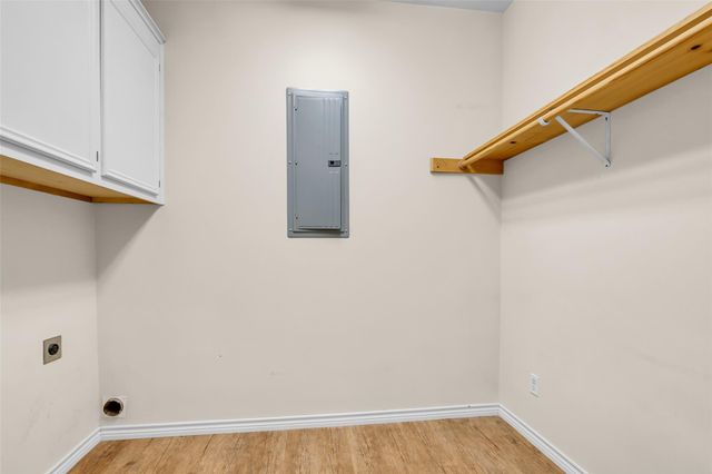 431 W Lake Shore Drive, Livingston, TX 77351