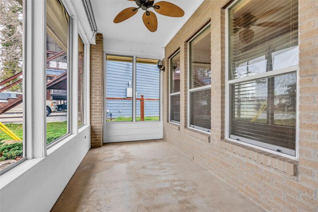 431 W Lake Shore Drive, Livingston, TX 77351