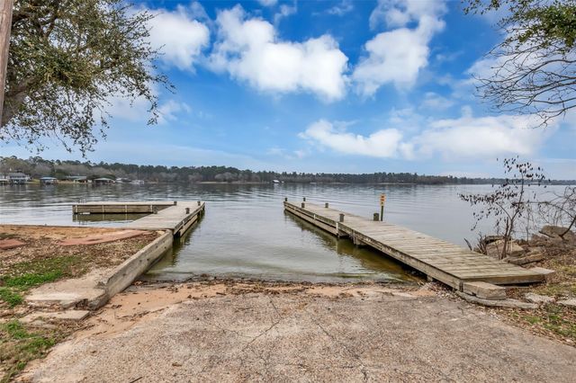 431 W Lake Shore Drive, Livingston, TX 77351