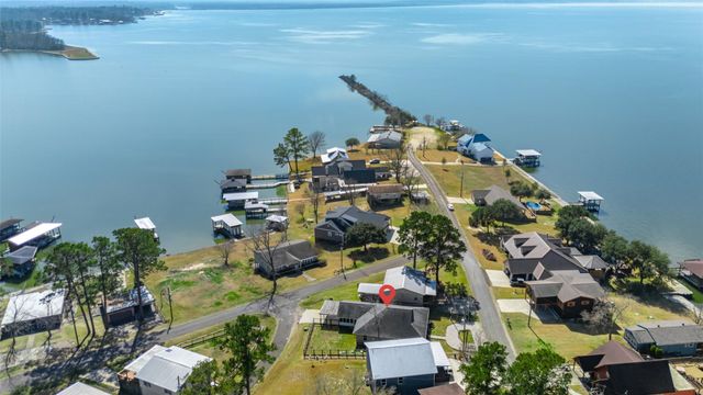 431 W Lake Shore Drive, Livingston, TX 77351