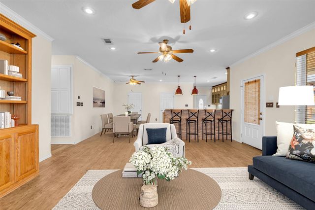 431 W Lake Shore Drive, Livingston, TX 77351