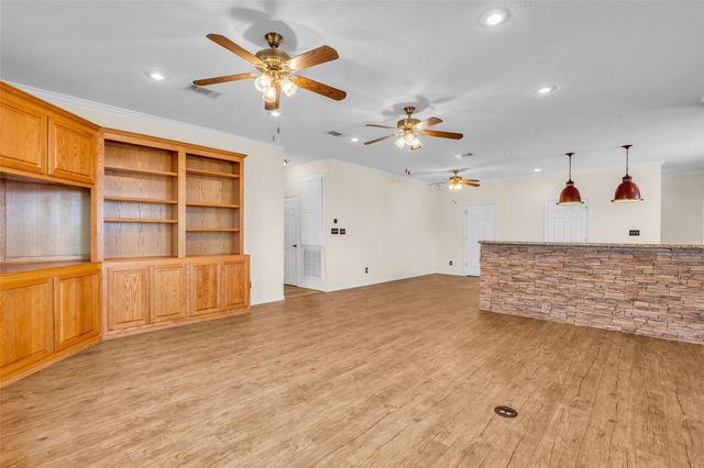 431 W Lake Shore Drive, Livingston, TX 77351