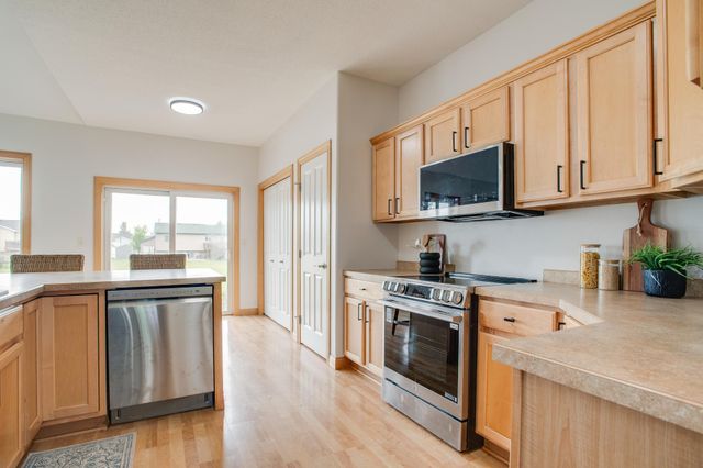 718 N Sedona Drive, West Fargo, ND 58078