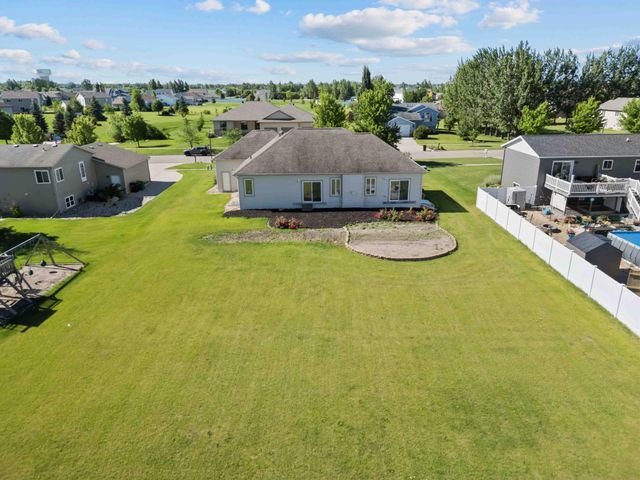 718 N Sedona Drive, West Fargo, ND 58078