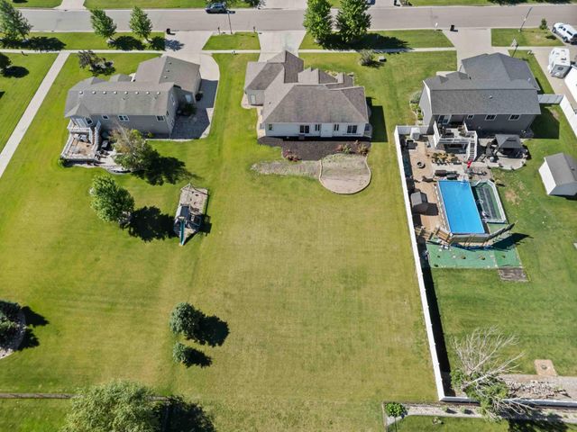 718 N Sedona Drive, West Fargo, ND 58078