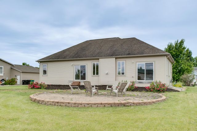 718 N Sedona Drive, West Fargo, ND 58078
