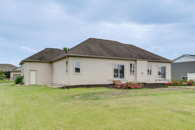 718 N Sedona Drive, West Fargo, ND 58078