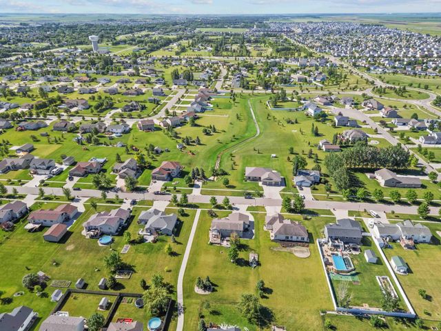718 N Sedona Drive, West Fargo, ND 58078