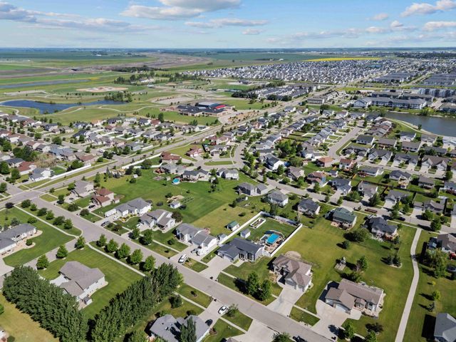 718 N Sedona Drive, West Fargo, ND 58078