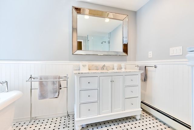 10 Windemere Way, Bridgewater, MA 02324